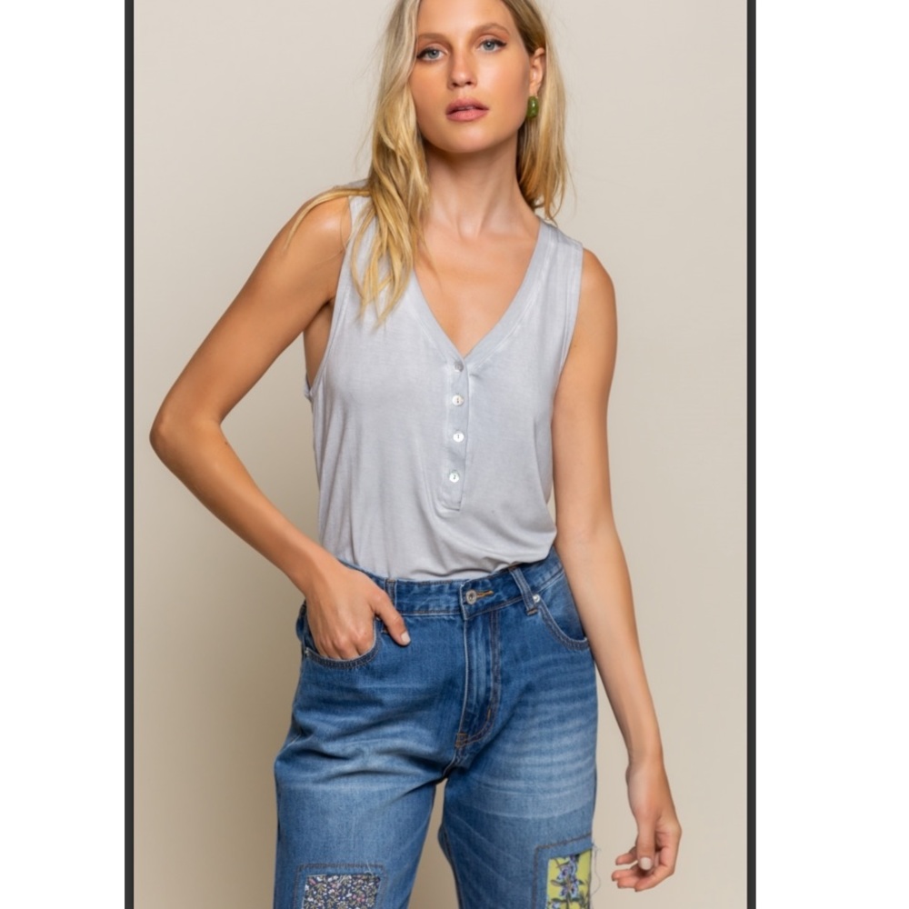 3 LEFT Grey V-neck Sleeveless Henley Top